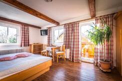 Doppelzimmer mit Blick zu den Schladminger Tauern