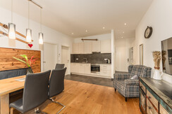 Offene Küche mit Essbereich