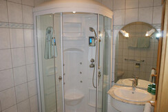 Gästehaus Passrucker_Fewo B_Bad 1