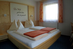 Doppelzimmer mit Balkon (Zimmer 5)