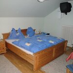 Photo of triple room with shower or bath tube, WC