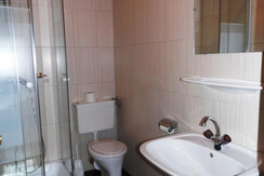 Egyágyas fürdőszoba