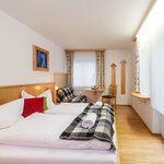 Photo of double room with shower, WC