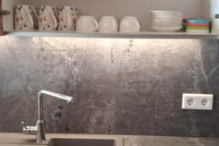 gut ausgestattete Küche