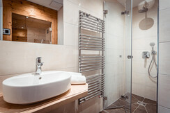 Gust for 6 SMART - Bathroom with shower /Sauna (Top 4)