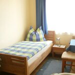 obrázek single room with running hot/cold water