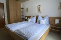 Schlafzimmer App. 2