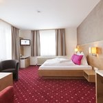 obrázek double room with shower or bath tube, WC