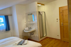 Haus-Debora-Schlafzimmer-2-OG-1