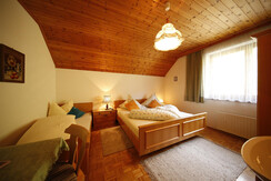 Zimmer Familie im Haus Grundner