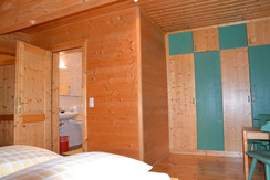 Schlafzimmer 1 mit Bad