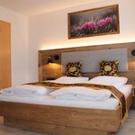 Photo of double room with shower, WC