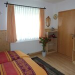 obrázek Dvojlůžkový pokoj, sprcha, WC, obytný/spací prostor