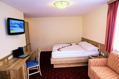 Doppelzimmer mit ausziehb. Couch