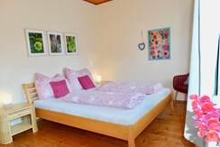 Schlafzimmer 1
