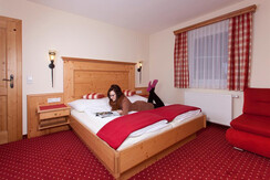 Haus Taxegger - App. Dachstein - Schlafzimmer