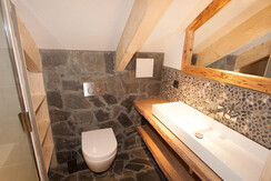 Mountain Hideaway Lodge - Bad mit Waschtisch und W