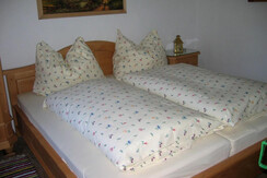 Innen-Ansicht-Potzalm-im-Naturpark-Sölktäler-in-de