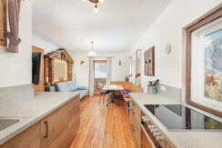 Almwohnung Küche mit Wohnzimmer
