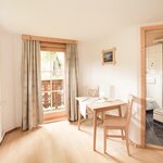 Pomiń zdjęcie double room with shower, WC