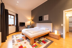 Ferienwohnung Hotel Annelies Schlafzimmer mit Bad