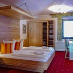 Photo of double room with shower, WC