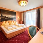 Pomiń zdjęcie Family room, shower or bath, toilet