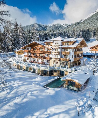 Außenansicht Süd Winter | © (c) Hotel-Lindenhof