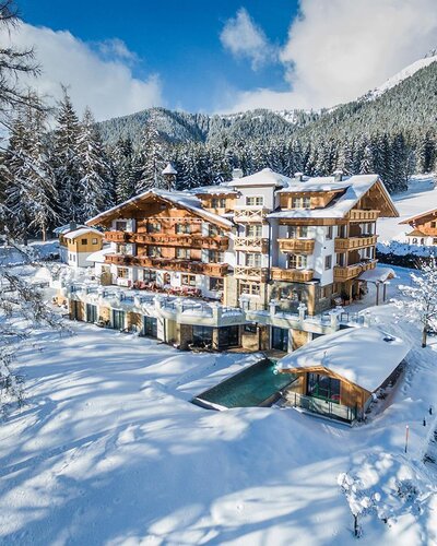 Außenansicht Süd Winter | © (c) Hotel-Lindenhof