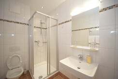 Hotel Pariente Badezimmer mit Dusche WC