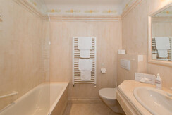 2 Bäder in der Steirer Suite