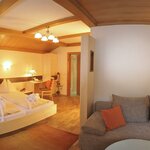 obrázek suite with shower, bathtub, WC