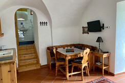 Doppelzimmer mit kleiner Küchenzeile