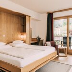 obrázek family room with bath tube, WC