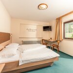 Photo of family room with shower, WC