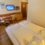 Pomiń zdjęcie double room with shower, WC