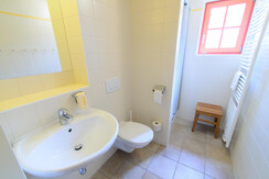 badezimmer-jufa-hotel-donnersbachwald-almerlebnis-