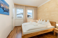 Top 4 Schlafzimmer 2 mit Doppelbett