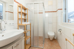 Top 4 Badezimmer mit Dusche und Wanne