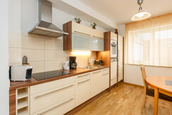 Top 2 fully equipped kitchen