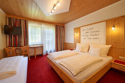 Dreibettzimmer, Dusche, WC, Balkon