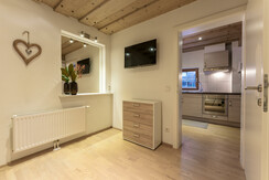 Bedroom with TV - Silber