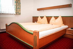 Morgenrot-Schlafzimmer1