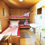 Pomiń zdjęcie triple room with running hot/cold water