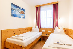 Room with two seperate beds or doublebed
