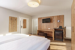 Room Pictures_Room_H_DZH_1