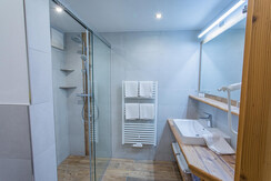 Badezimmer Appartement Rötelstein