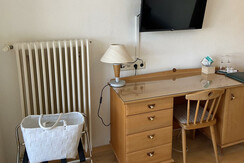 Secretary with fridge 06a