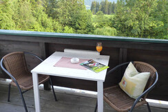 Balcony to the garden 05b