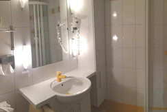 Bathroom 02a